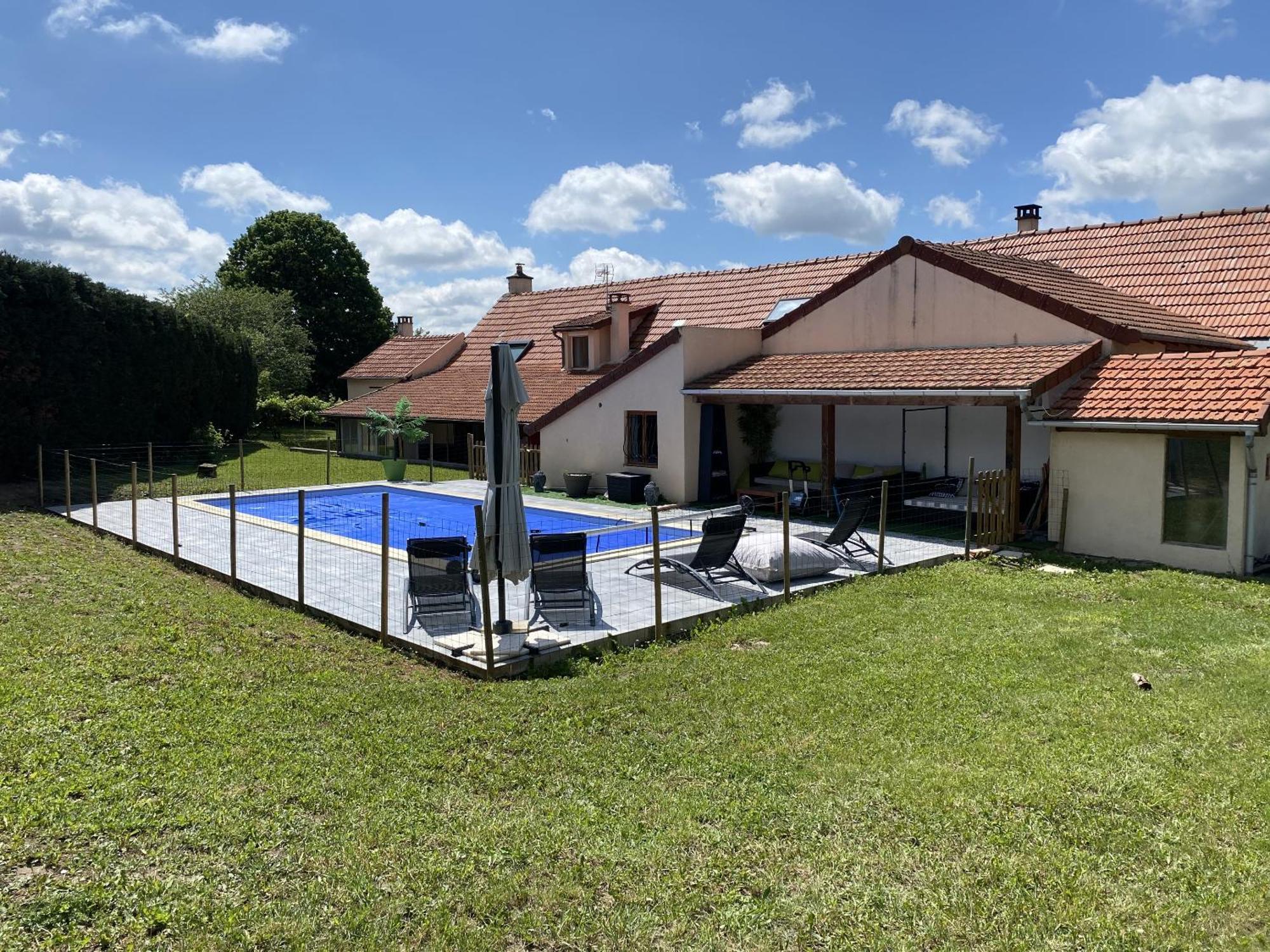 Maison Piscine Et Jacuzzi Saint-Germain-des-Fosses Екстер'єр фото