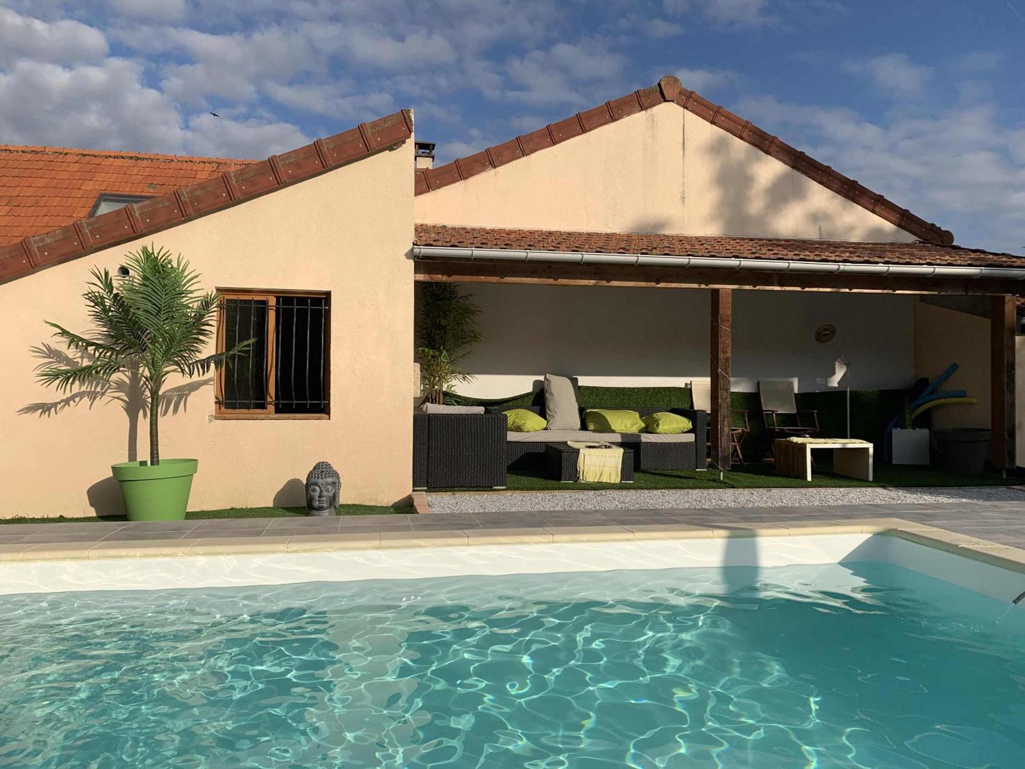 Maison Piscine Et Jacuzzi Saint-Germain-des-Fosses Екстер'єр фото