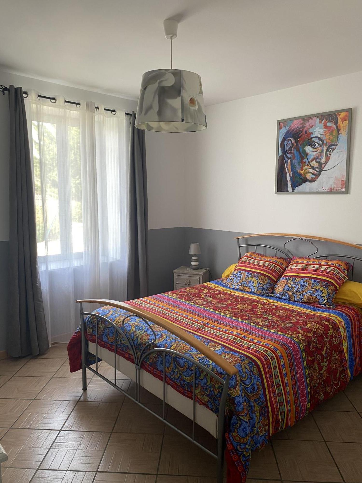 Maison Piscine Et Jacuzzi Saint-Germain-des-Fosses Номер фото